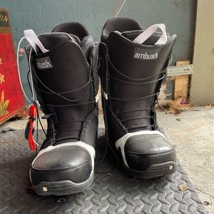 Button Ambush Snowboard boots